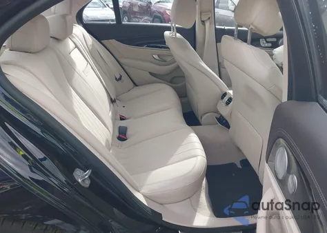 2018 Mercedes-Benz E 300 4Matic z USA, uszkodzony, nr VIN WDDZF4KB0JA454617